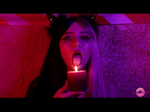 ❤️ Blowjob paiseanta ó Sexy Succubus le Comhlíonadh Béil ❤ Físeán gnéis linn ❤