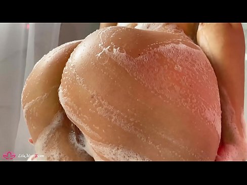 ❤️ Déanann Brunette Masturbates Pussy le Vibrator chun Orgasm Tréan sa Chithfholcadh ❤ Físeán gnéis linn ❤