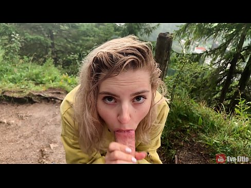 ❤️ Fáinleogann cailín cum tar éis blowjob poiblí - Eva Elfi ❤ Físeán gnéis linn ❤